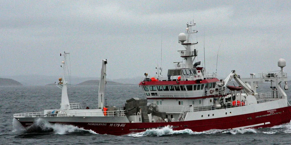 FANGST: «Norderveg» har tatt 550 tonn havbrisling denne uken og losser i Karmsund.