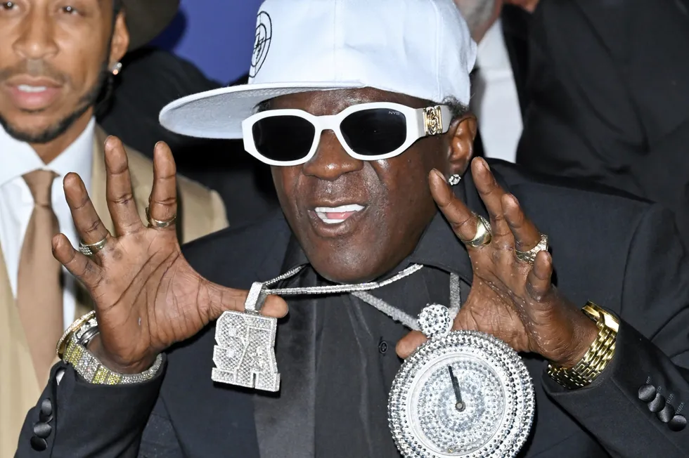 After taking to social media to say he wants to save Red Lobster from bankruptcy, rap star Flavor Flav is now a spokesman for the company's new Crabfest promotion.