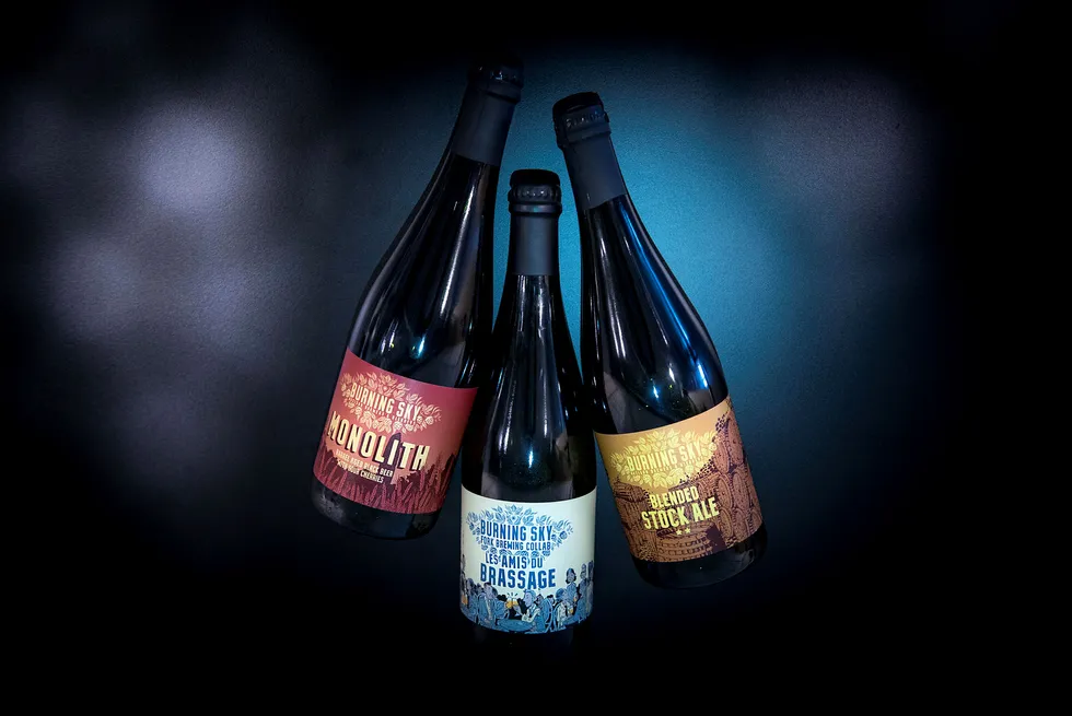 Test av tre nye eksklusive øl fra «Burning sky» og er av typene Blended Stock Ale, Les Amis du Brassage og Monolith. Foto: Cicilie S. Andersen