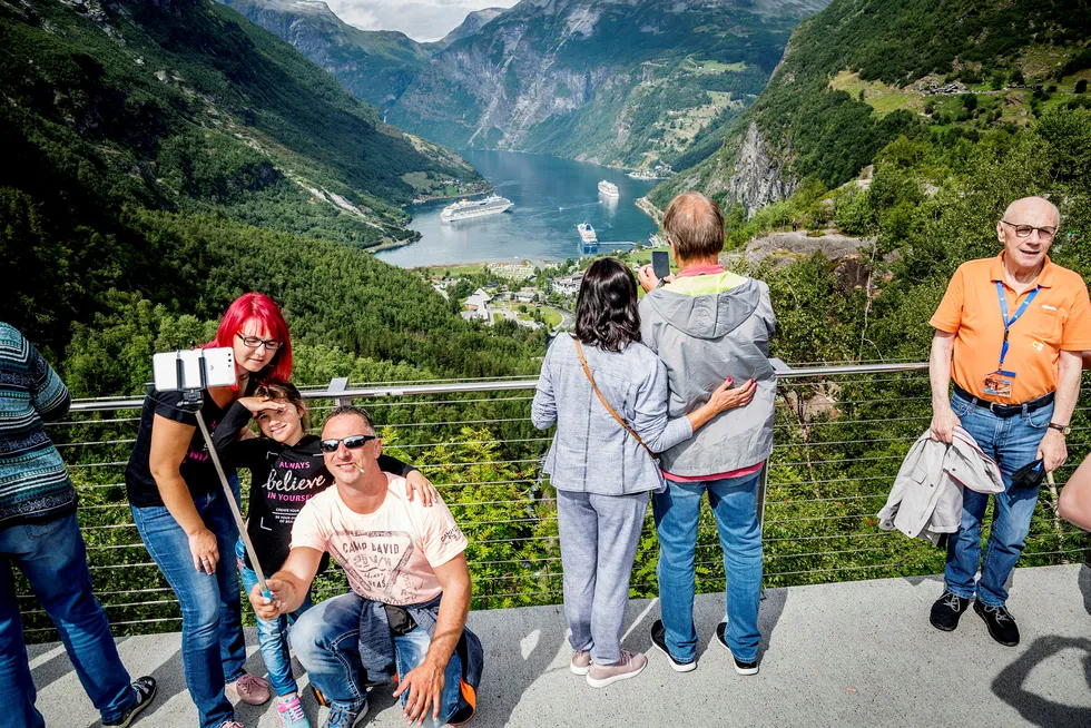 Uten utenlandske turister har det ikke vært kamp om utsiktsplassene over Geirangerfjorden så langt i år.