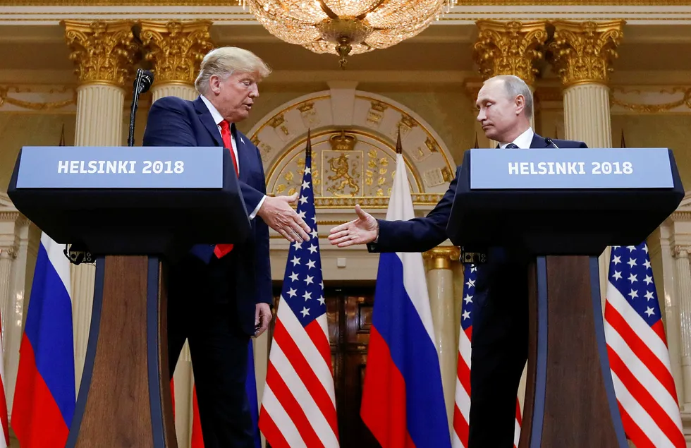 USAs president Donald Trump vil gjerne møte sin russiske motpart Vladimir Putin i Paris. Her fra deres forrige møte i Helsinki i sommer.
