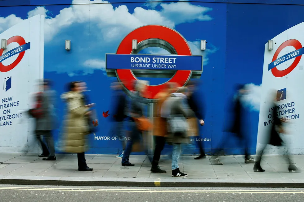 Etter et pilotprosjekt i 2016, har transportetaten i London besluttet å innhente informasjon om passasjerenes bruk av undergrunnsbanen i London ved hjelp av telefonene deres.