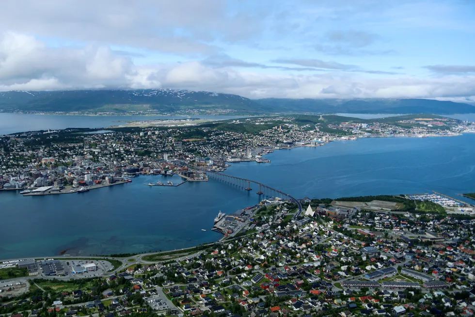 Nordlysturismen presser prisene til stadig nye rekorder i Tromsø. I februar hadde hotellene her fire ganger høyere inntekt per tilgjengelige rom enn i Bergen.
