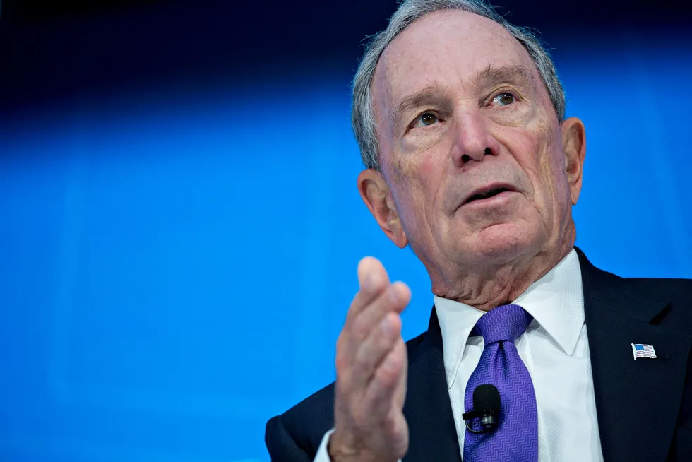 Den 77 år gamle milliardæren Michael Bloomberg vil sannsynligvis stille som presidentkandidat i USA. Han mener de eksisterende kandidatene ikke vil klare å fjerne Trump fra Det hvite hus i 2020.