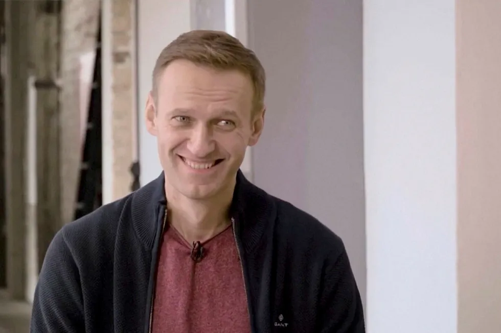 Den russiske opposisjonslederen Aleksej Navalnyj er på bedringens vei etter forgiftningen. Her i Berlin forrige uke.