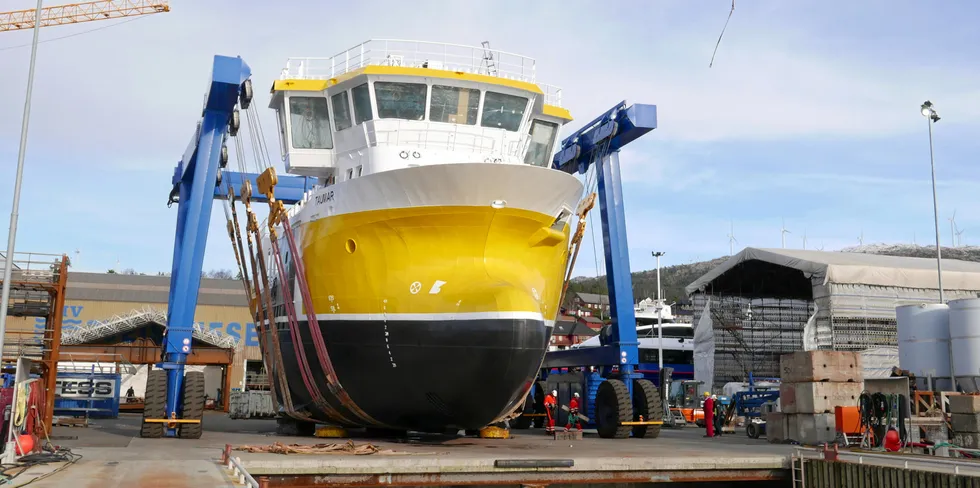 «Taumar» er 28 meter lang og 10 meter bred. Her fra sjøsettingen i fjor.