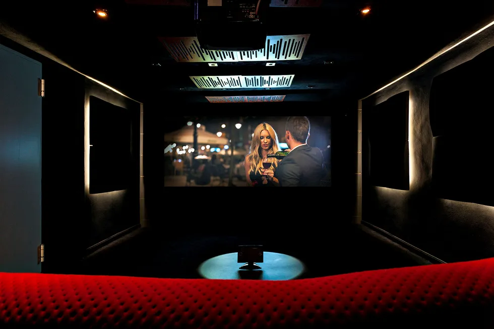 Projektorer med Ultra HD oppløsning kan gi full kinoopplevelse hjemme.