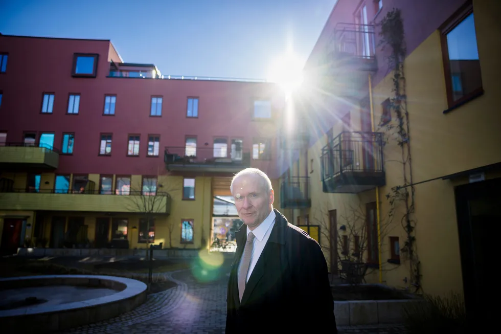 Administrerende direktør Henning Lauridsen i Eiendom Norge tror han vet bedre hvordan boliginvesteringene vil utvikle seg enn Norges Bank og SSB.