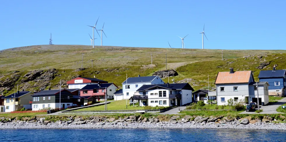 Her er vindparken Havøygavlen avbildet en vindstille sommerdag. Arkivfoto fra 2013.