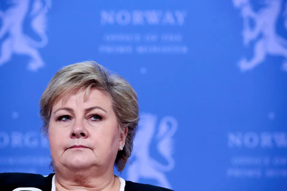 Statsminister Erna Solberg (H) la lørdag kveld frem ytterligere tiltak mot koronaviruset.