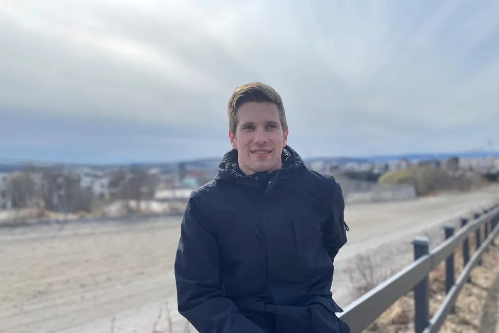 Andreas Bakkehaug (27) jobber til daglig i Nordsjøen og oppnådde best avkastning forrige uke mye grunnet oljeserviceselskapet Archer.