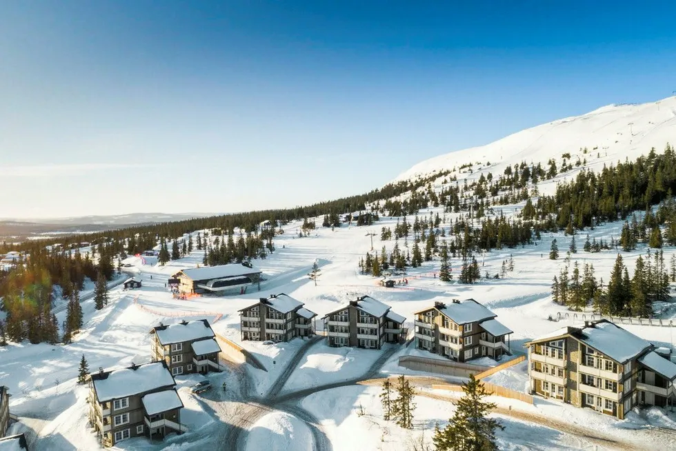 Eiendomsmegler Petter Birkrem i Privatmegleren Ullevål har solgt to fritidsleiligheter med høy standard her på Trysil Mountain Lodge, en til 5,89 og en til 5,925 millioner kroner.