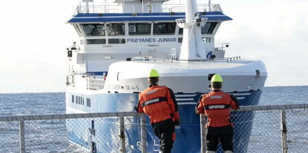 KV Nordkapp bistod Frøyanes Junior i nord.