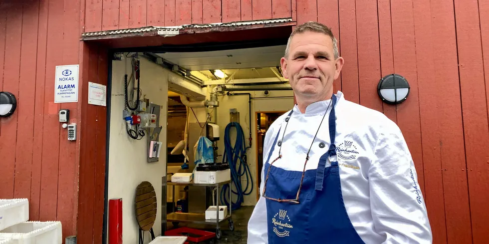 - Mange ønsker torsk i løpet av julen og det har kokt på butikken hele dagen, sier Reidar Fredriksen hos Reinhartsen i Kristiansand.