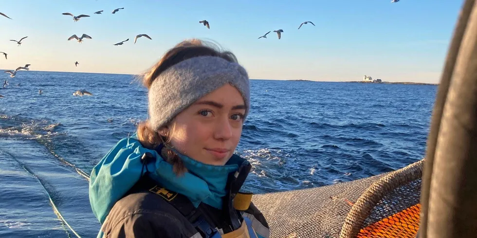 Amalie Bech (16) er politisk aktiv for å kunne påvirke fiskeripolitikken på Sør-Østlandet. – Noen må tale fiskernes sak, sier hun.
