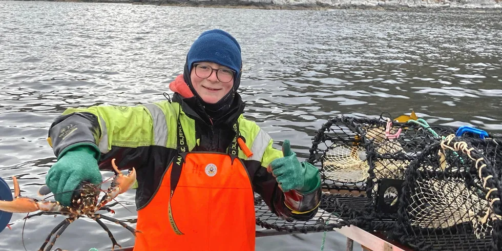 14 år gamle Henrik Myklebust fra Herøy har stor interesse for fiskeriene, og driver krabbefiske med egen båt.