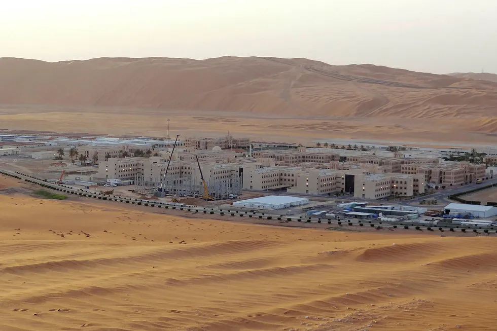Saudi-Arabia og den statlige oljegiganten Saudi Aramco vil satse stort på fornybar energi. Bildet er fra Shaybah-feltet i ørkenen nær De forente arabiske emirater. Foto: Ian Timerlake/AFP photo/NTB scanpix