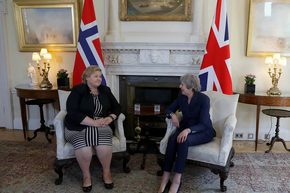 Statsminister Erna Solberg var onsdag på besøk hos Storbritannias statsminister Theresa May i Downing Street. Foto: Alastair Grant / AP / NTB scanpix