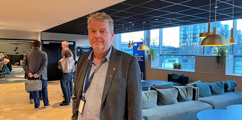 Roger Hansen leder i Nord Fiskarlag på Landsmøtet 2023. Han tror ikke Nord Fiskarlag vil gå for forslaget.