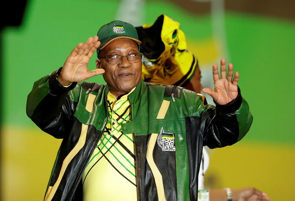 Sør-Afrikas president og leder for regjeringspartiet ANC, Jacob Zuma, langet lørdag ut mot splittelsene i partiet under dets 54. kongress. Foto: AP / NTB scanpix.