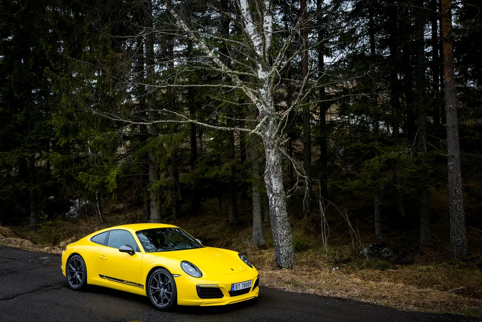 Importøren av Porsche i Norge lånte ut blant annet denne Porsche 911 Carrera T til «Exit»-produksjonen.