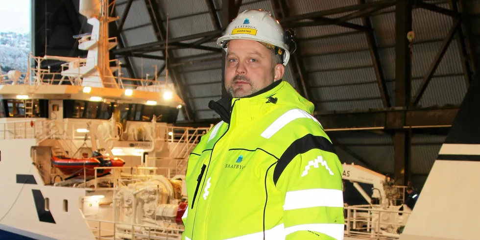 – Ingen hører på mann i 40-årene når man skal rekruttere unge verftsarbeidere, sier Hans Ole Svarstad (45), personalsjef hos Båtbygg.