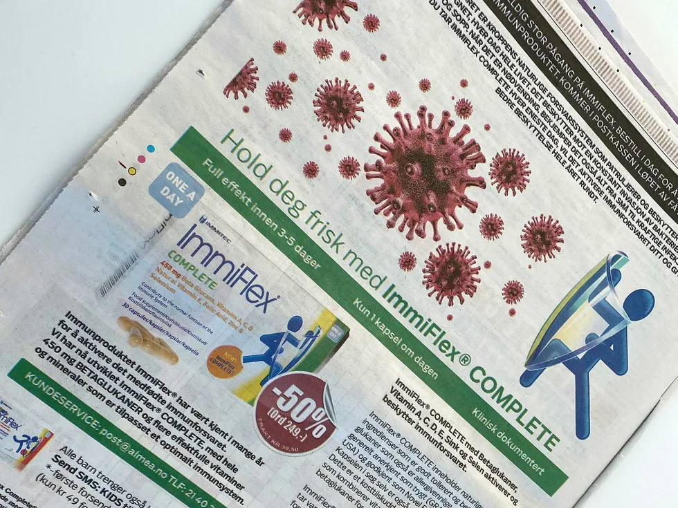 Forbrukertilsynet skal behandle en klage på denne annonsen i Dagbladet som brukte en illustrasjon som minner om koronaviruset.