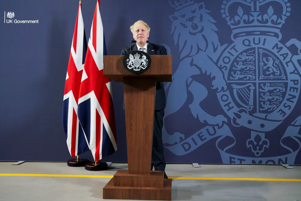 Foran flagget. Statsminister Boris Johnson relanserer seg selv som thatcheritt i Blackpool torsdag.