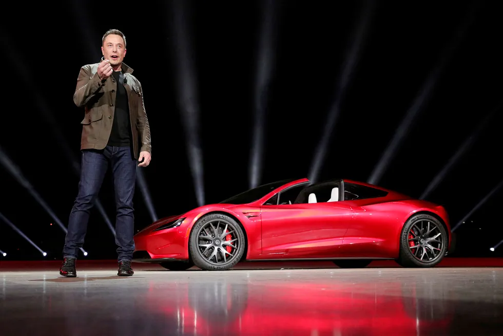 Tesla-sjef Elon Musk møter motbør blant aksjonærene for lønnspakken han er tiltenkt. Foto: Handout/Reuters/NTB Scanpix