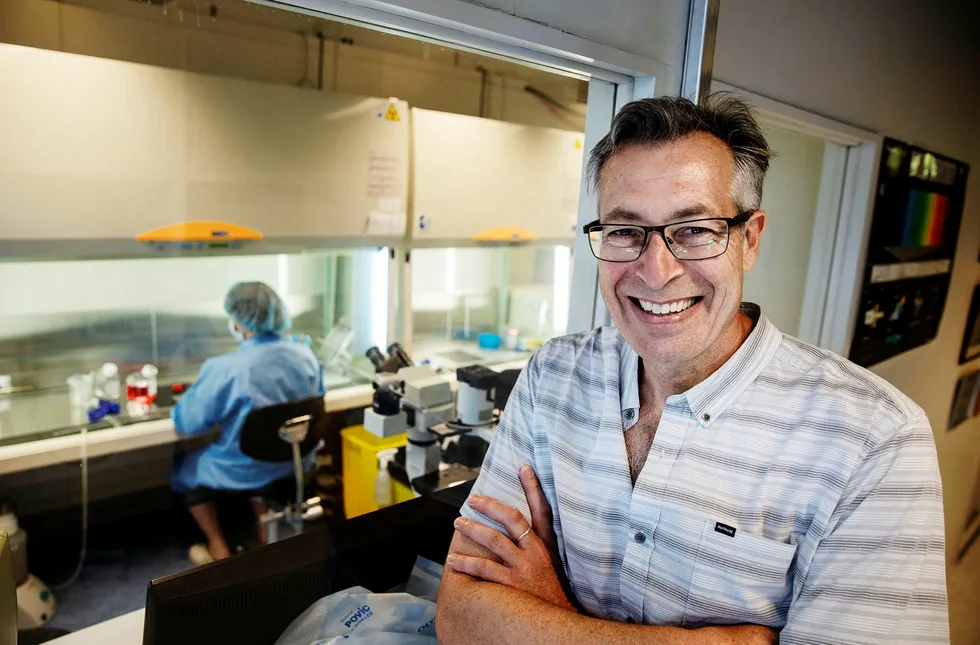 Professor Joel Glover ved Nasjonalt senter for stamcelleforskning forsker på bruk av stamceller i kunstige organer laget ved hjelp av 3D-printing. Foto: Marte Christensen
