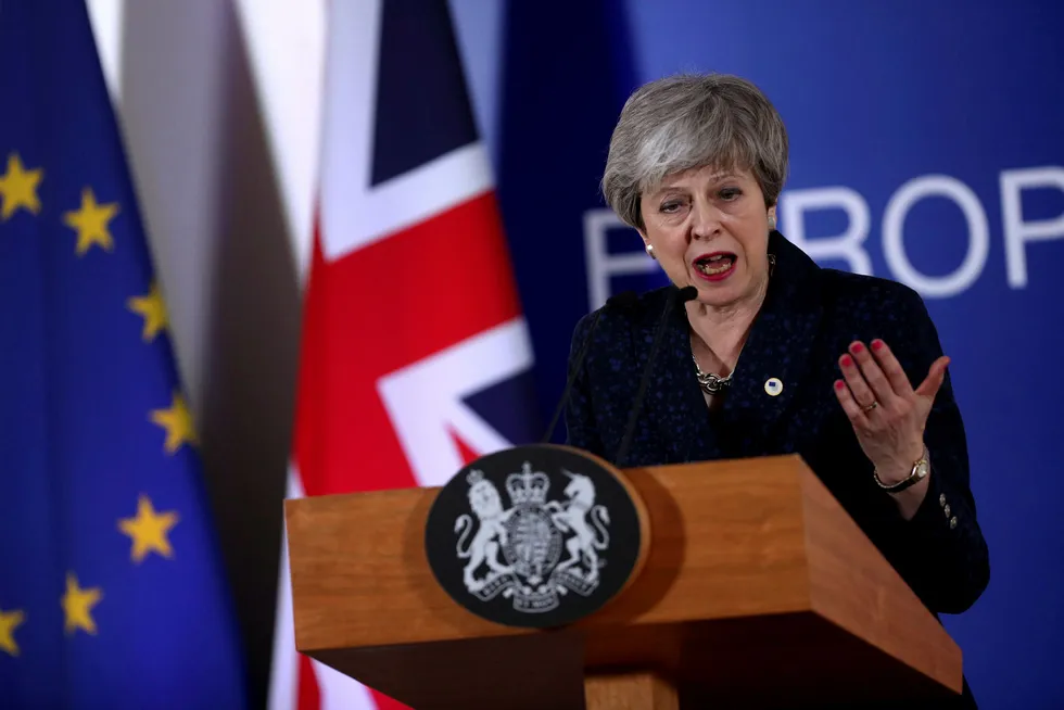 Britenes statsminister Theresa May sliter tungt med å overbevise parlamentet.