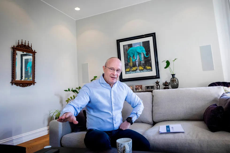 Investor og milliardær Kjetil Holta tror kinesiske myndigheter vil sørge for at den gjeldstyngede boligbyggeren Evergrande drives videre uten store konsekvenser for kreditorene.