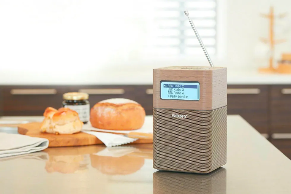 Uansett hva man mener om DAB og slukkingen av FM-nettet vil en ny DAB-radio med trådløs strømming være en oppgradering for de fleste. Foto: Sony