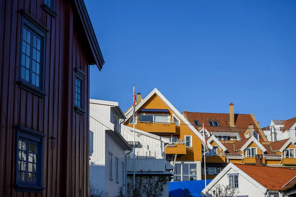 – Vi får en roligere utvikling i boligmarkedet fremover, mener boligforsker André Kallåk Anundsen ved Oslomet. (Arkivfoto av boliger i Drøbak.)