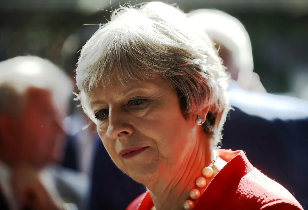 Statsminister Theresa May møter nok et nederlag etter EU avviser britenes forslag til en kombinert tollordning etter brexit. Foto: Christopher Furlong / Pool via Reuters / NTB Scanpix