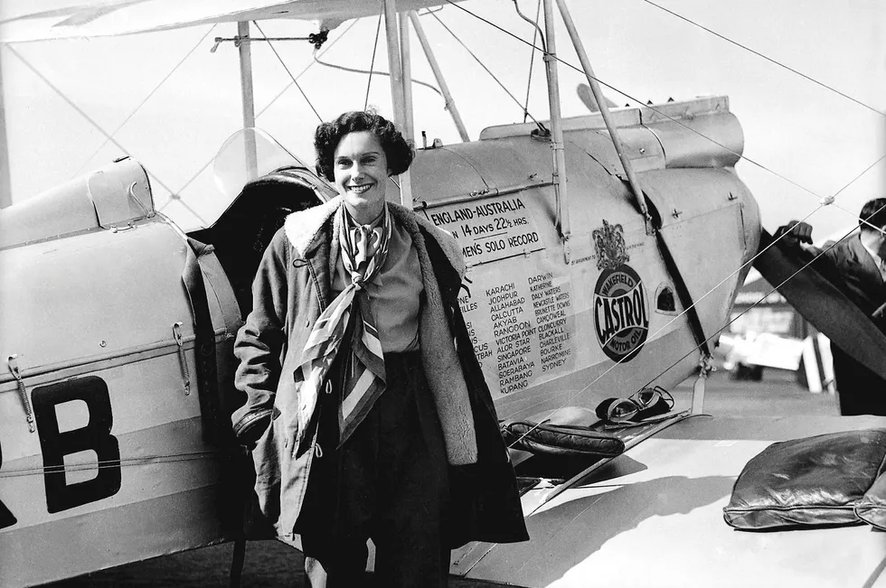 På sin banebrytende soloflyvning fra England til New Zealand i 1936 satte Jean Batten rekord. Hun nådde Darwin i Australia 24 timer raskere.