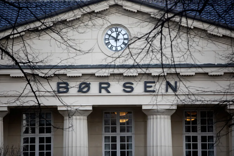Hovedindeksen på Oslo Børs har falt rett over én prosent så langt i år.