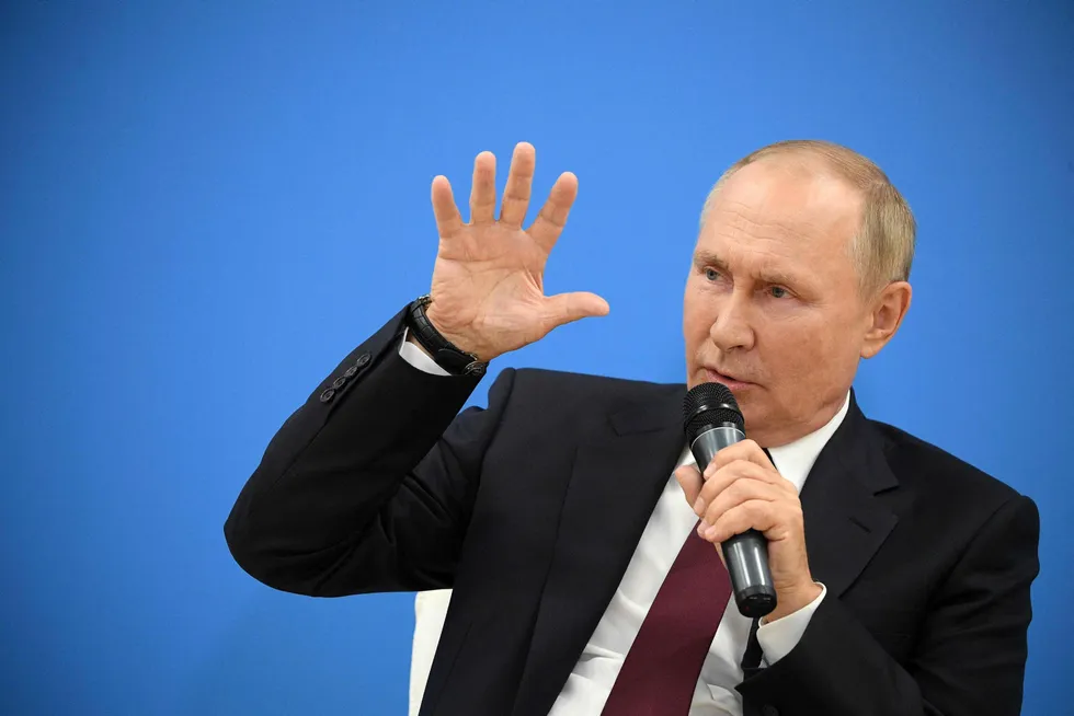 Høye olje- og gasspriser har gitt president Vladimir Putin et pusterom.