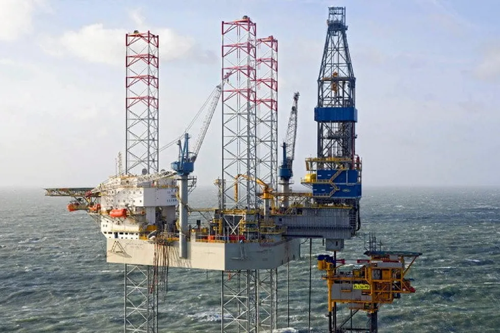 New contract: the Noble Corporation jack-up drilling rig Noble Regina Allen