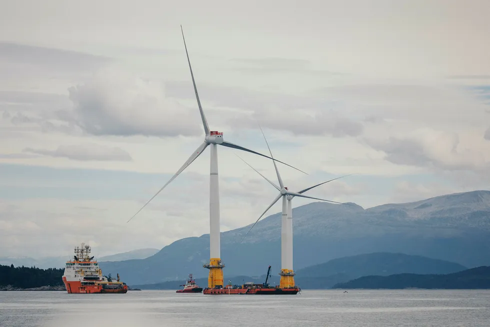 Norge har unike forutsetninger for å gjøre havvind til en stor fremtidsnæring – lang kyst, stabile vindforhold, unik kompetanse offshore fra olje og skipsfart, og engasjerte selskaper som Aker og Equinor. Det eneste som har manglet, er politisk lederskap, skriver Erik Solheim.