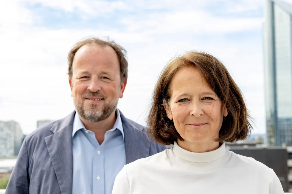 Kommentator Eva Grinde og politisk redaktør Frithjof Jacobsen lager DN-podcasten Den Politiske Situasjonen hver uke