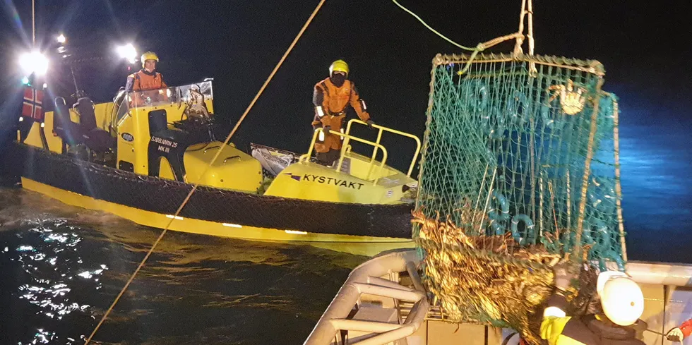 MÅ KONTROLLERES MER: Kongekrabbebransjen må kontrolleres tøffere enn i dag, både knytte til bostedskrav og landingsprosedyrer. Dessverre preger lovlydighet deler av denne bransjen, mener Fiskeribladet.