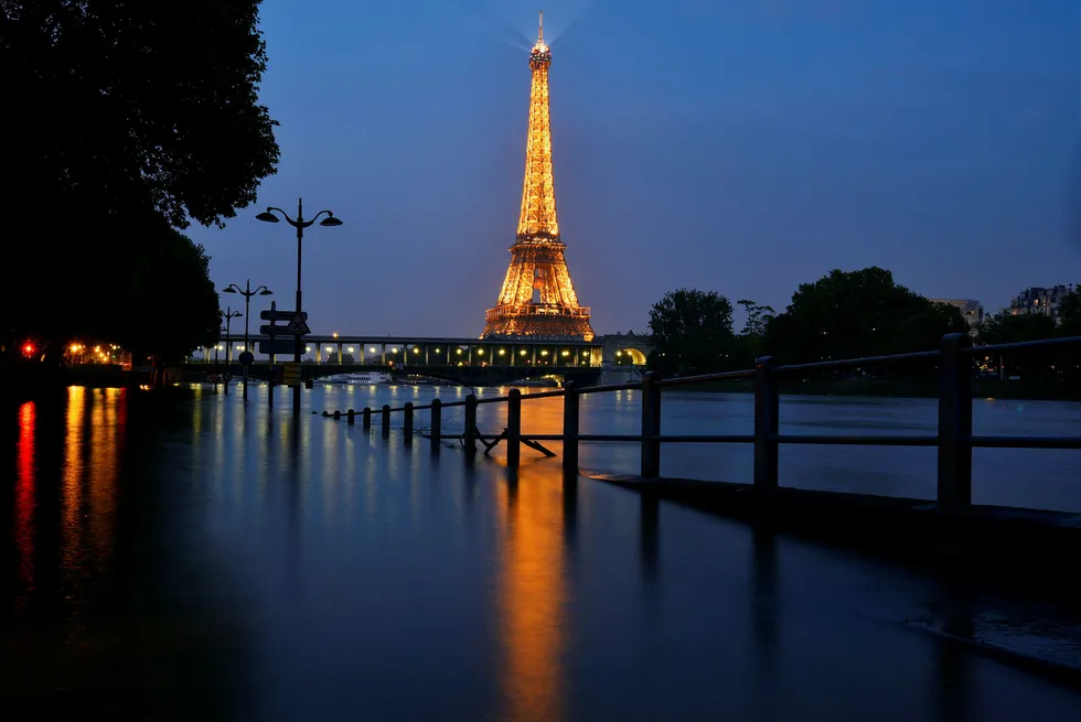 Europa vil merke klimaendringene på mange måter. Bildet viser flom i Paris i fjor sommer. Foto: Bertrand Guay/AFP photo/NTB scanpix