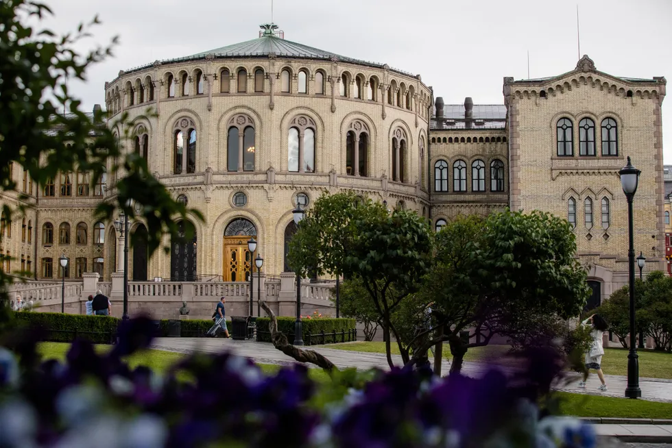 Økt produktivitet gir økt velstand for oss alle. Men at det fordrer en mindre offentlig sektor, er ikke opplagt ut ifra tallene, skriver kronikkforfatterne.