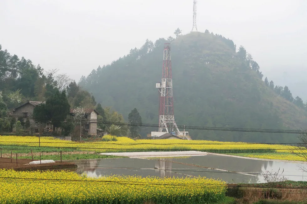 Round in sight: a Sinopec shale gas drilling rig in Chongqing, China