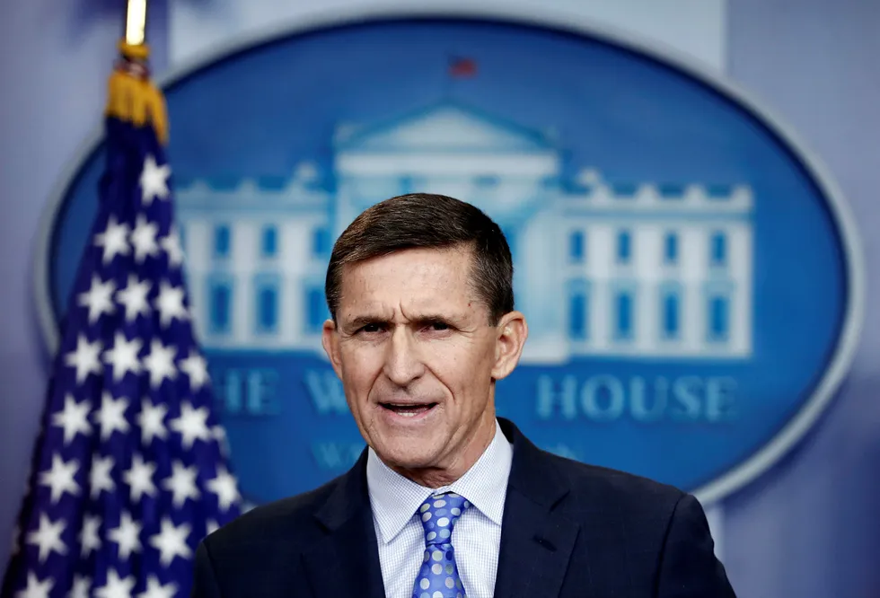 Michael Flynn, avbildet i Det hvite hus i februar i år, er siktet for å ha løyet overfor FBI om sin Russland-kontakt. Foto: Carolyn Kaster/AP/NTB Scanpix