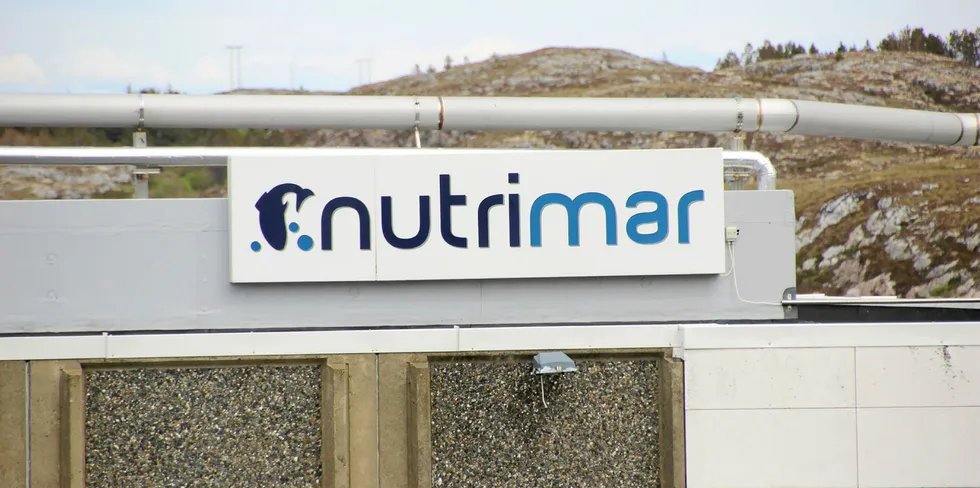 Kverva-eide Nutrimar ligger omtrent vegg i vegg med Salmars Innovamar på Frøya. Selskapet lager biprodukter fra lakseavskjæret.