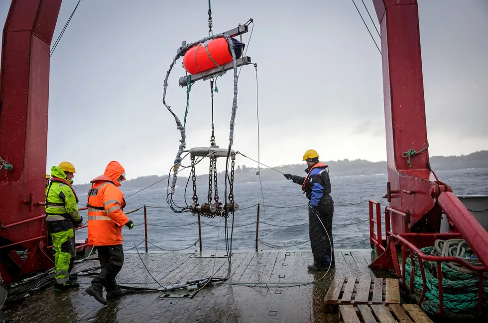 Metoderevisjonen for torsk er blitt fremskyndet fordi bestanden har falt under føre-var-nivået. Bildet er fra et seismikktokt for noen år siden, der forskerne undersøkte hvordan seismikk påvirker torsken.