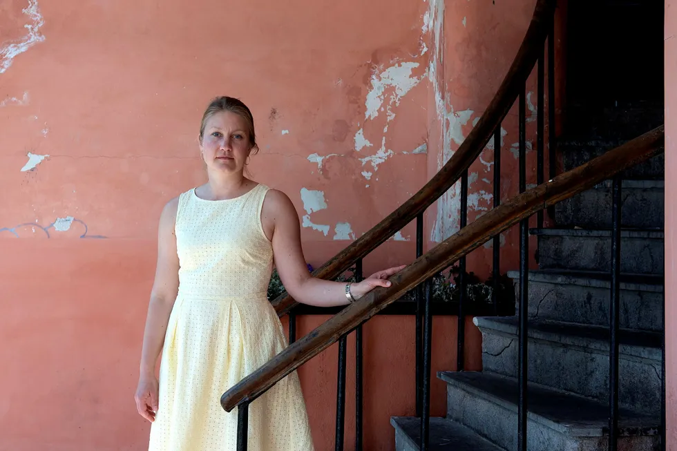 Tina Storsletten Nordstrøm, advokat i juridisk avdeling i LO, representerer den nå 22 år gamle kvinnen som gikk til erstatningssøksmål mot sin arbeidsgiver.