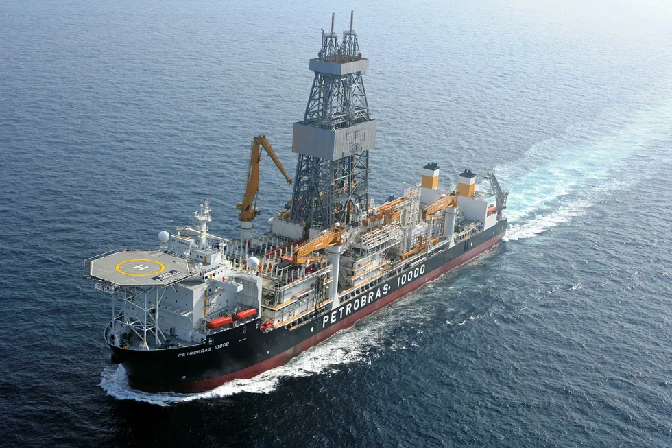 New technology: the Transocean drillship Petrobras 10000 was used to spud the well in the Golfinho field